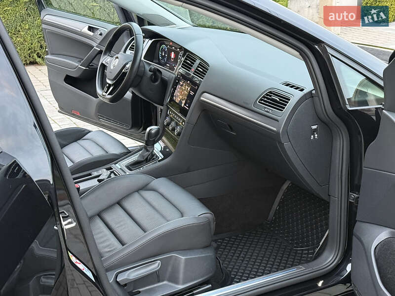 Хэтчбек Volkswagen e-Golf 2020 в Ровно