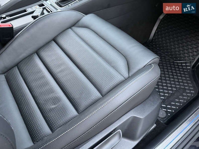 Хэтчбек Volkswagen e-Golf 2020 в Ровно