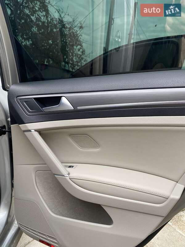 Хетчбек Volkswagen e-Golf 2019 в Хмельницькому фото 20 Хетчбек Volkswagen e-Golf 2019 в Хмельницькому