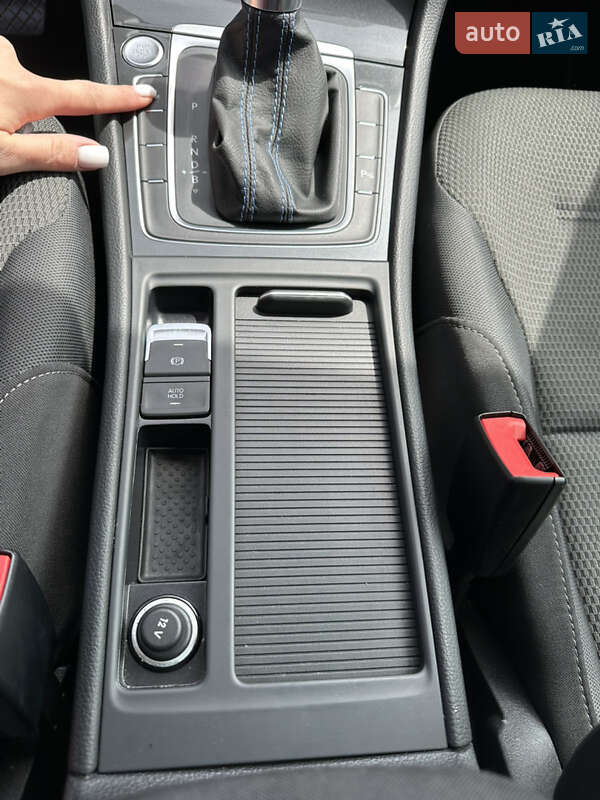 Хэтчбек Volkswagen e-Golf 2018 в Хмельницком