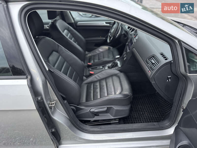 Хетчбек Volkswagen e-Golf 2014 в Рівному