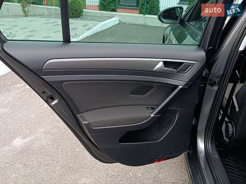 Хетчбек Volkswagen e-Golf 2018 в Рівному