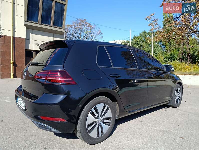 Хетчбек Volkswagen e-Golf 2018 в Дніпрі