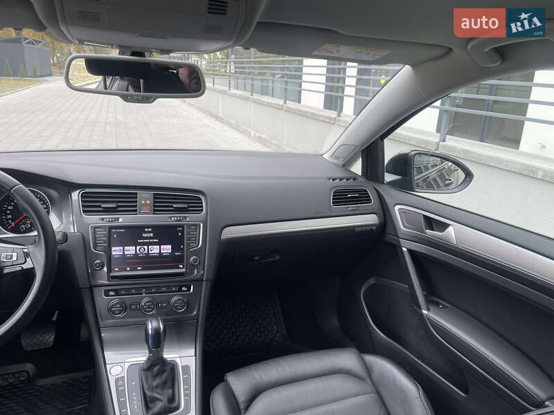 Хэтчбек Volkswagen e-Golf 2016 в Ровно