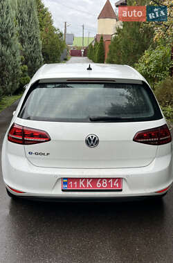 Хэтчбек Volkswagen e-Golf 2014 в 
