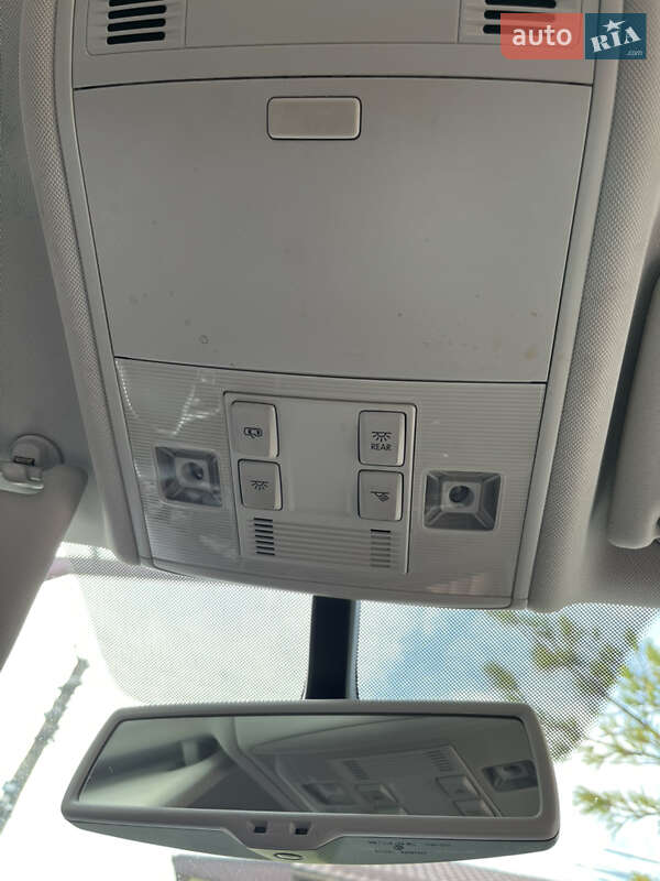 Хэтчбек Volkswagen e-Golf 2014 в Полтаве фото 15 Хэтчбек Volkswagen e-Golf 2014 в Полтаве