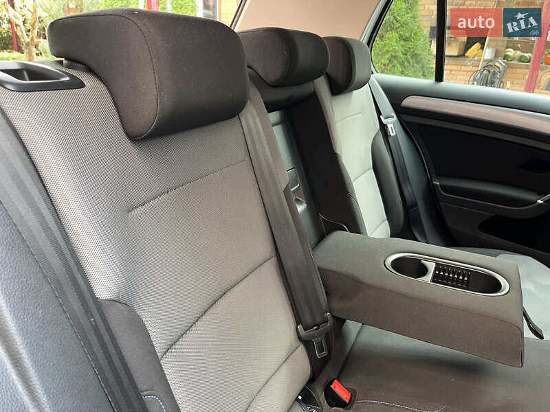Хэтчбек Volkswagen e-Golf 2014 в Полтаве фото 17 Хэтчбек Volkswagen e-Golf 2014 в Полтаве