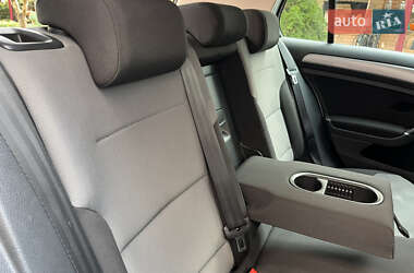 Хэтчбек Volkswagen e-Golf 2014 в 