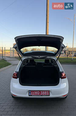Хэтчбек Volkswagen e-Golf 2014 в 