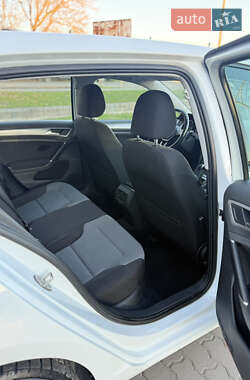 Хэтчбек Volkswagen e-Golf 2014 в 