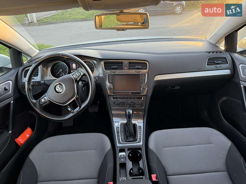 Хетчбек Volkswagen e-Golf 2014 в Радехові