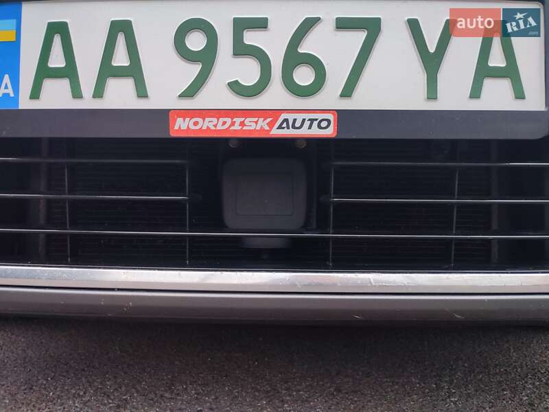 Хэтчбек Volkswagen e-Golf 2018 в Киеве