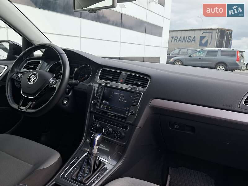 Хэтчбек Volkswagen e-Golf 2016 в Ровно