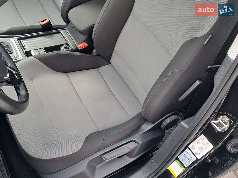 Хэтчбек Volkswagen e-Golf 2016 в Ровно