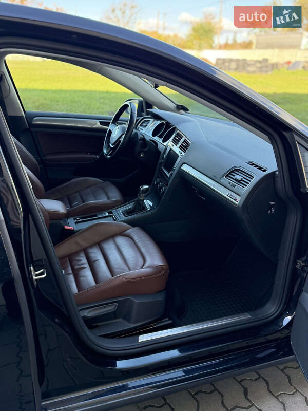 Хетчбек Volkswagen e-Golf 2014 в Радехові фото 12 Хетчбек Volkswagen e-Golf 2014 в Радехові