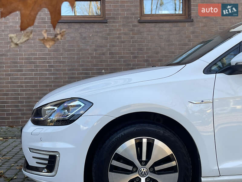 Хэтчбек Volkswagen e-Golf 2019 в Львове