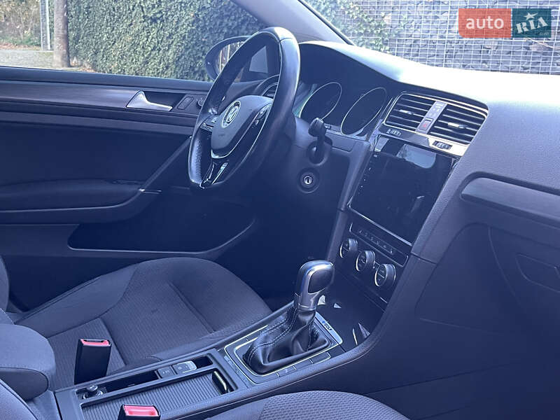 Хэтчбек Volkswagen e-Golf 2019 в Львове