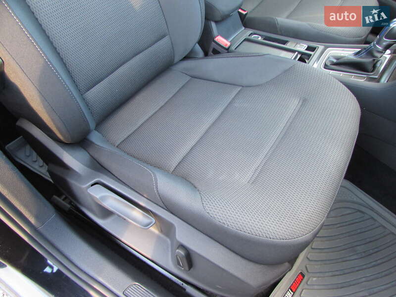 Хэтчбек Volkswagen e-Golf 2018 в Кропивницком