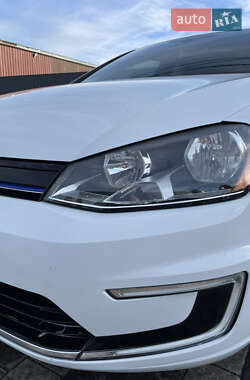 Хэтчбек Volkswagen e-Golf 2016 в 