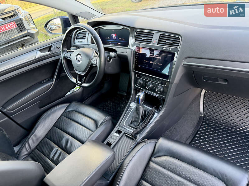 Хэтчбек Volkswagen e-Golf 2017 в Львове фото 16 Хэтчбек Volkswagen e-Golf 2017 в Львове