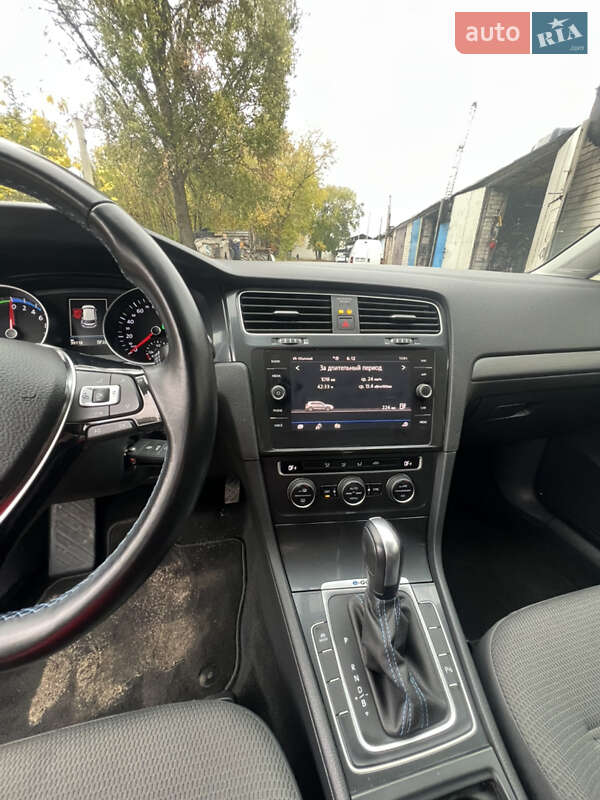 Хэтчбек Volkswagen e-Golf 2020 в Днепре