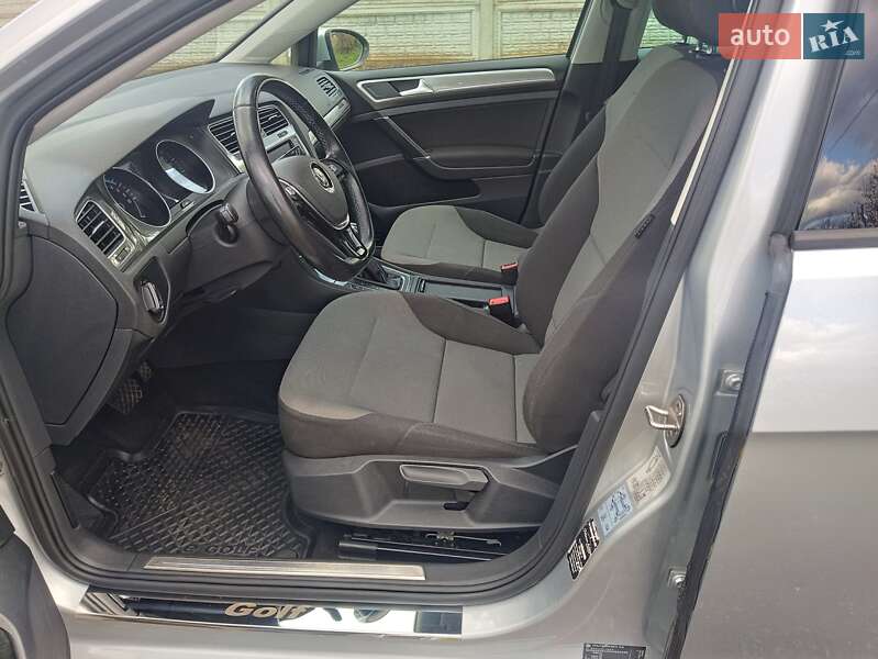 Хэтчбек Volkswagen e-Golf 2015 в Стрые