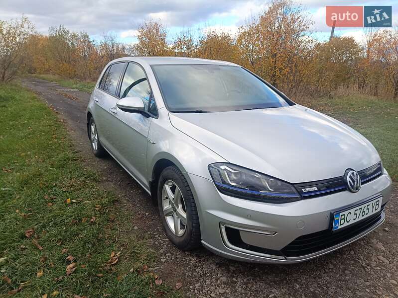 Хэтчбек Volkswagen e-Golf 2015 в Стрые