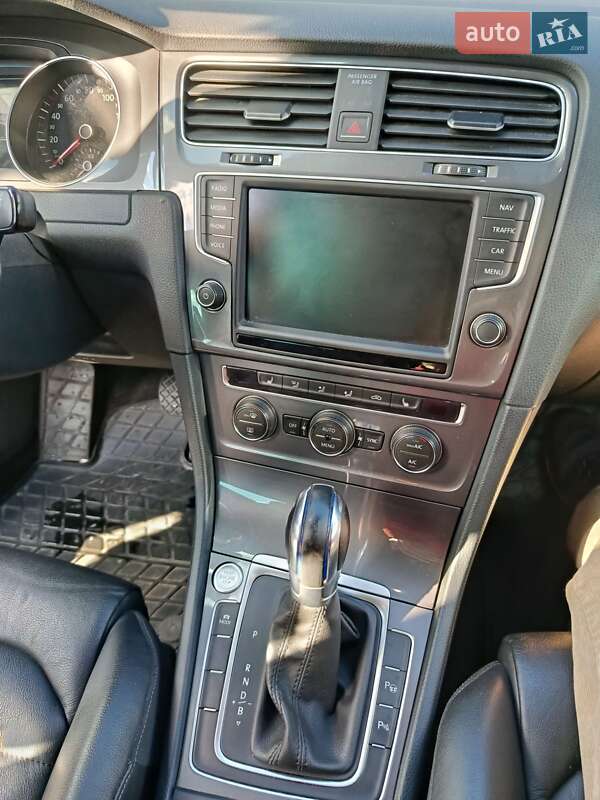 Хэтчбек Volkswagen e-Golf 2015 в Житомире фото 3 Хэтчбек Volkswagen e-Golf 2015 в Житомире