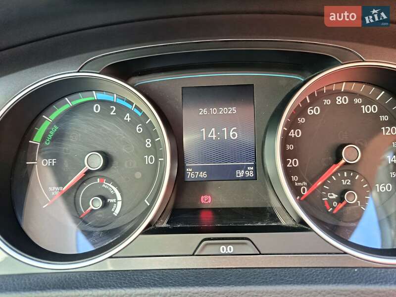 Хэтчбек Volkswagen e-Golf 2015 в Житомире фото 11 Хэтчбек Volkswagen e-Golf 2015 в Житомире