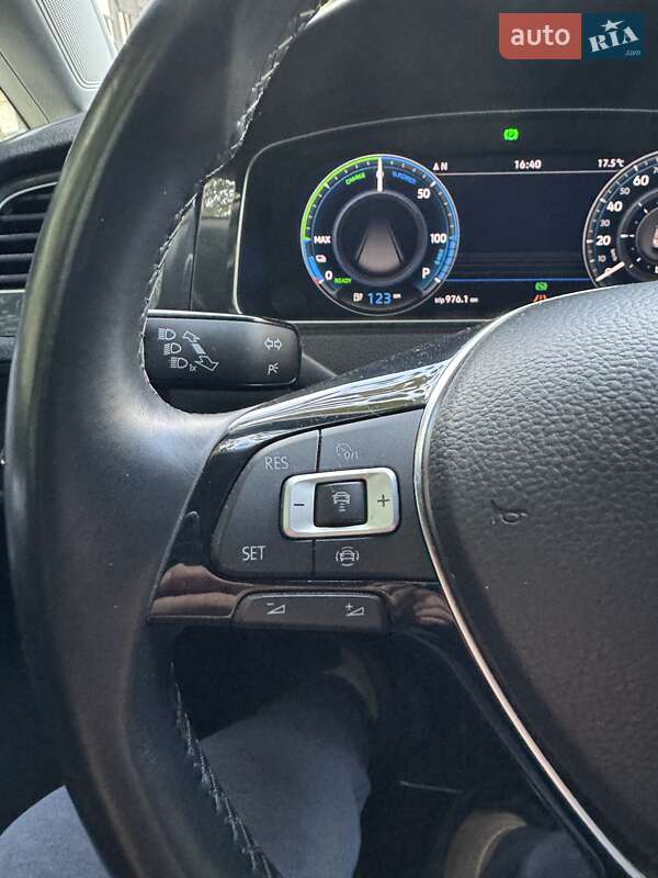 Хэтчбек Volkswagen e-Golf 2019 в Львове