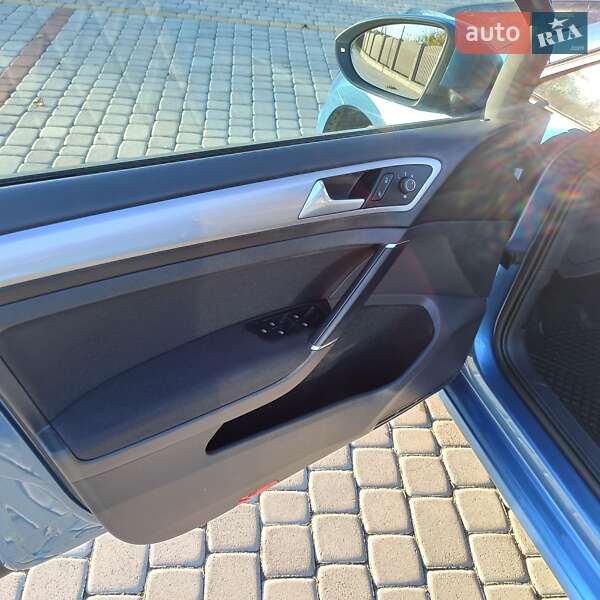 Хетчбек Volkswagen e-Golf 2015 в Старокостянтинові фото 22 Хетчбек Volkswagen e-Golf 2015 в Старокостянтинові