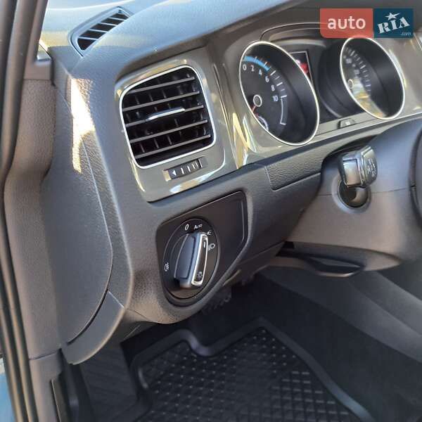 Хетчбек Volkswagen e-Golf 2015 в Старокостянтинові фото 25 Хетчбек Volkswagen e-Golf 2015 в Старокостянтинові