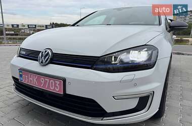 Хэтчбек Volkswagen e-Golf 2017 в 