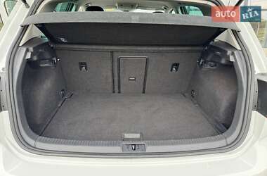 Хэтчбек Volkswagen e-Golf 2017 в 