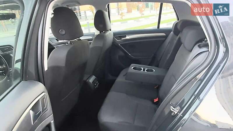 Хетчбек Volkswagen e-Golf 2020 в Львові фото 16 Хетчбек Volkswagen e-Golf 2020 в Львові