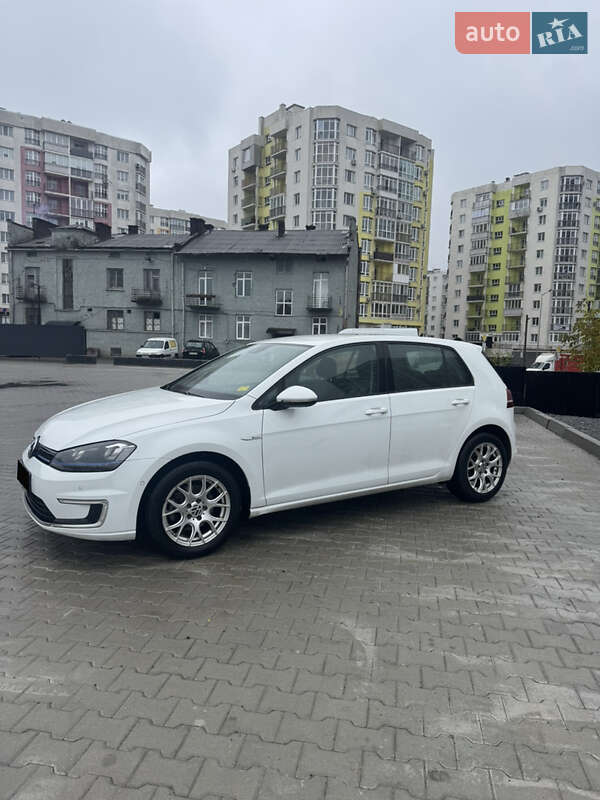 Хетчбек Volkswagen e-Golf 2014 в Львові