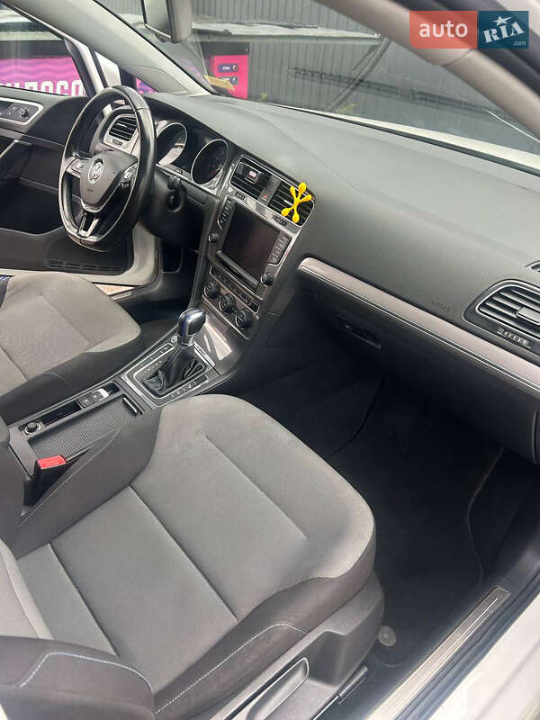 Хетчбек Volkswagen e-Golf 2014 в Львові