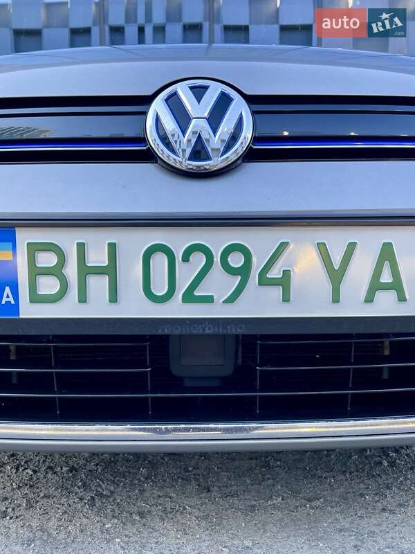 Хетчбек Volkswagen e-Golf 2016 в Одесі