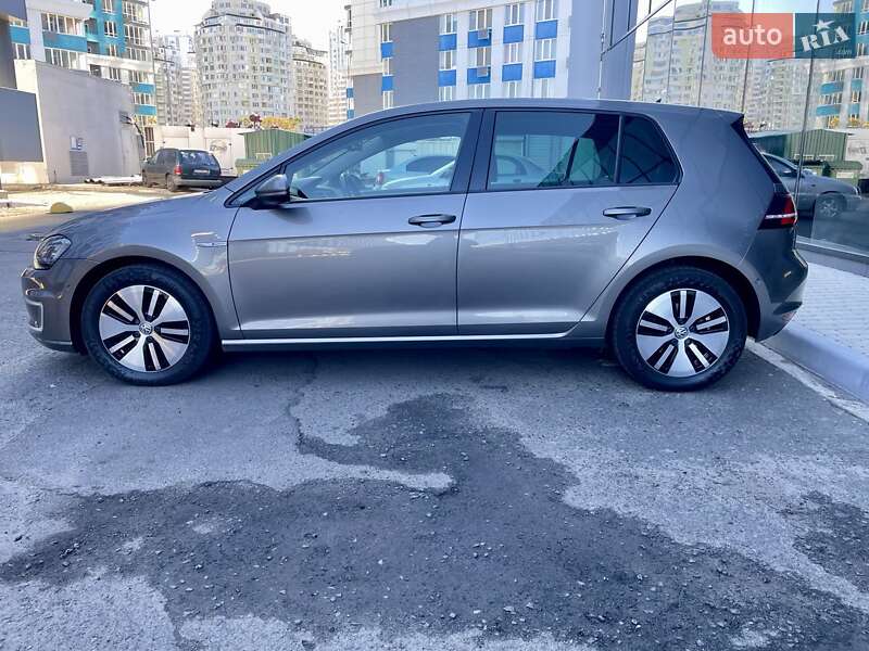 Хетчбек Volkswagen e-Golf 2016 в Одесі