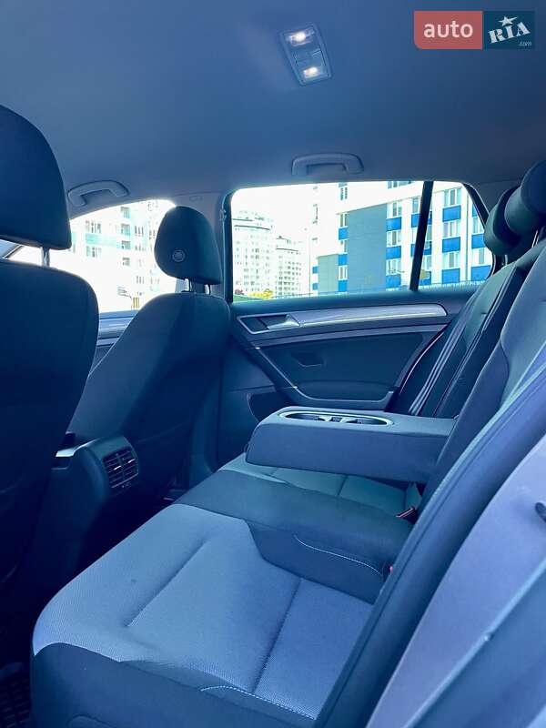 Хетчбек Volkswagen e-Golf 2016 в Одесі