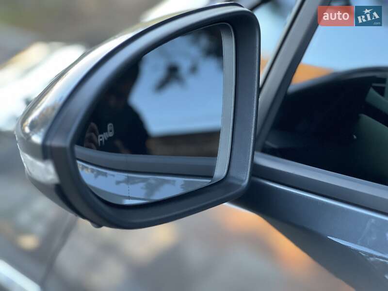 Хэтчбек Volkswagen e-Golf 2019 в Львове