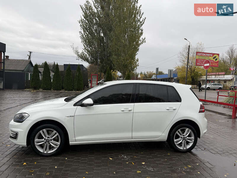 Хетчбек Volkswagen e-Golf 2017 в Дніпрі