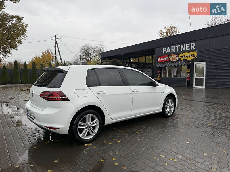 Хетчбек Volkswagen e-Golf 2017 в Дніпрі