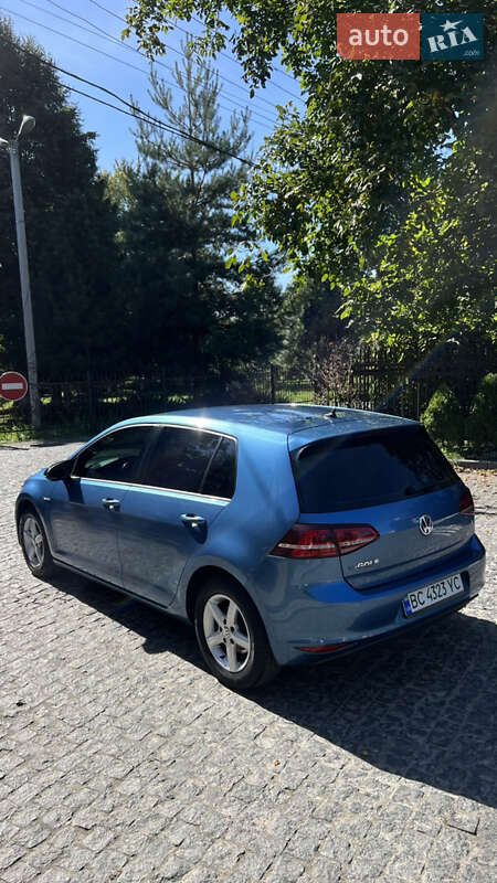 Хэтчбек Volkswagen e-Golf 2015 в Львове