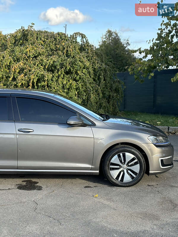 Хетчбек Volkswagen e-Golf 2014 в Умані