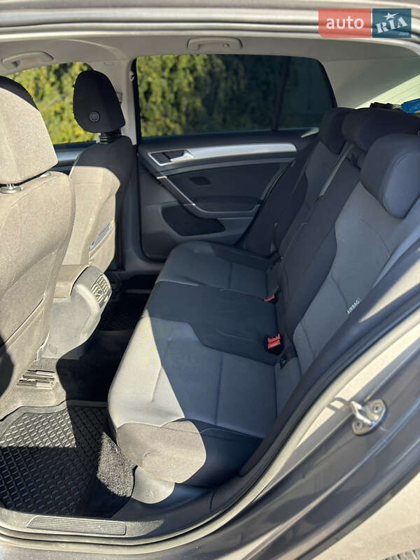 Хетчбек Volkswagen e-Golf 2014 в Умані