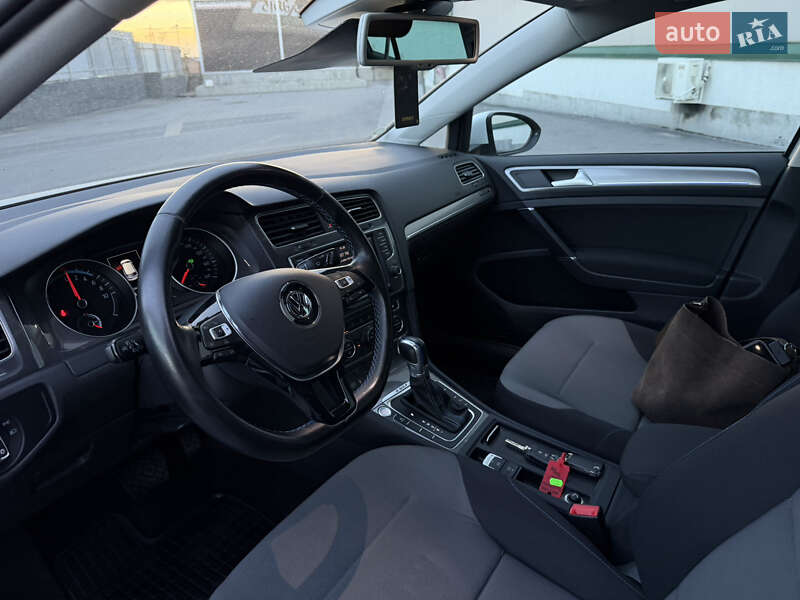 Хэтчбек Volkswagen e-Golf 2015 в Виннице