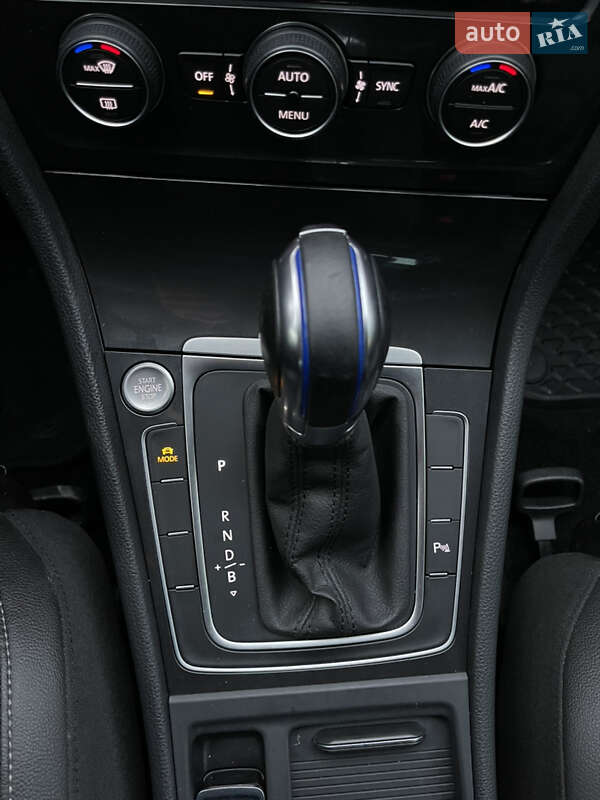 Хэтчбек Volkswagen e-Golf 2018 в Луцке