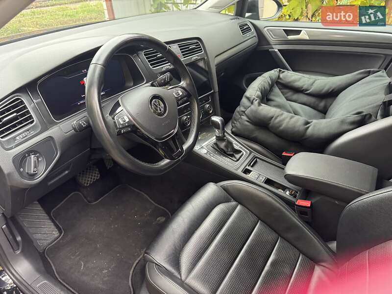 Хетчбек Volkswagen e-Golf 2018 в Запоріжжі