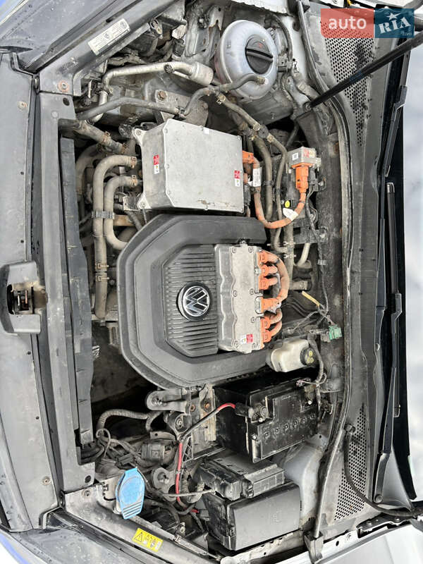 Хетчбек Volkswagen e-Golf 2014 в Тернополі